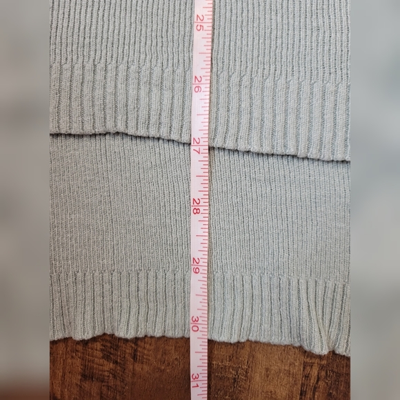 FREE W BUNDLE Cupio high low sweater - Picture 7 of 8